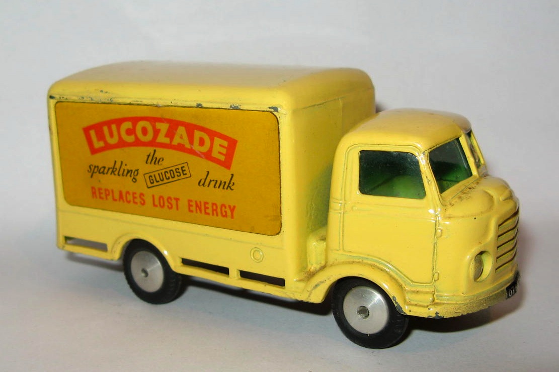 411 KARRIER BANTAM VAN.jpg